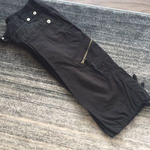 Grey cargo capris